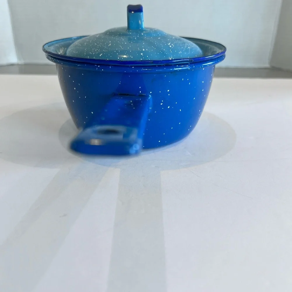 Vintage Enamelware Blue And White Speck Pot and Lid Camp Ware